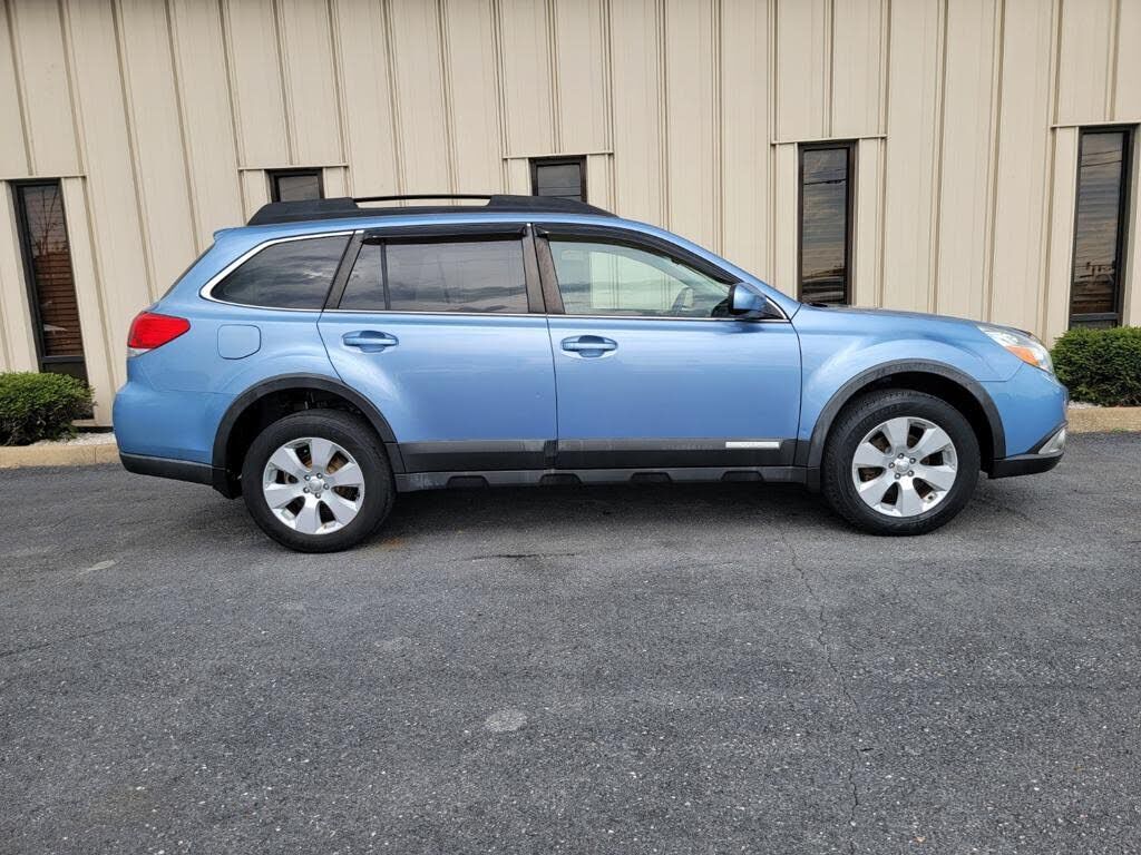 2010 SUBARU Outback