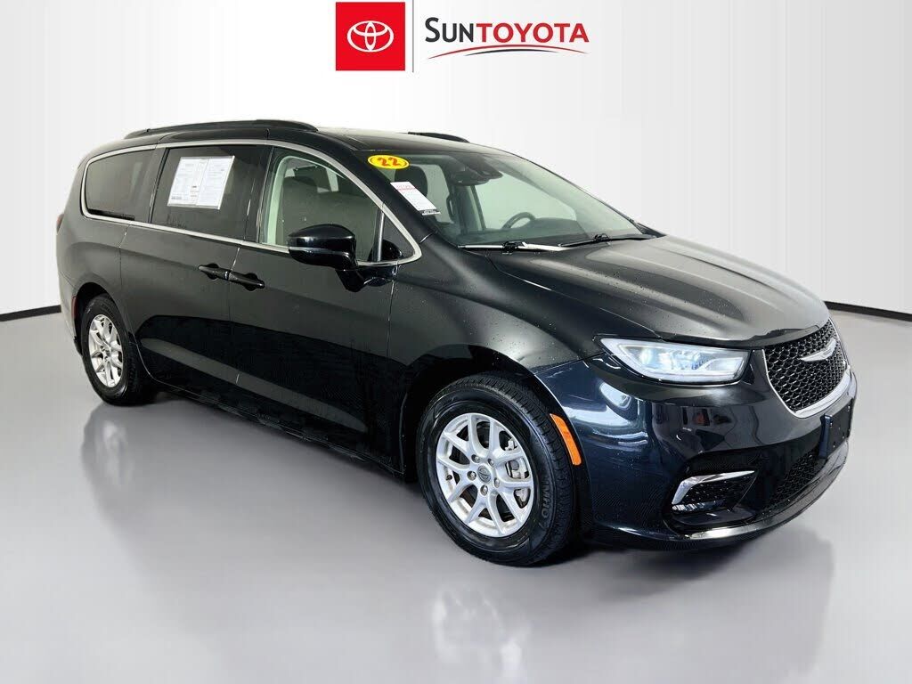 2022 CHRYSLER Pacifica