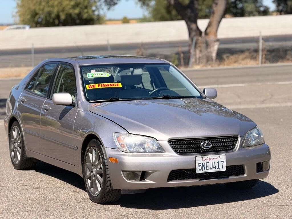 2004 LEXUS IS
