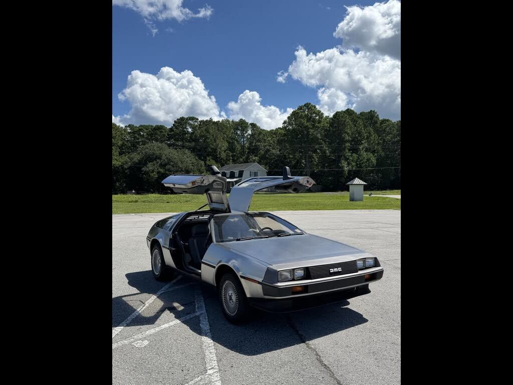 1981 DELOREAN DMC-12
