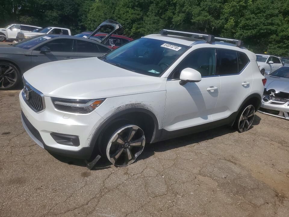 2019 VOLVO XC40