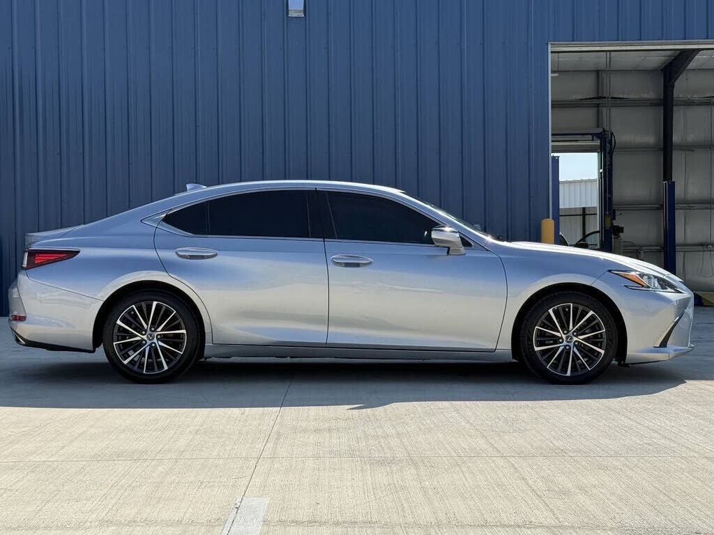 2023 Lexus ES