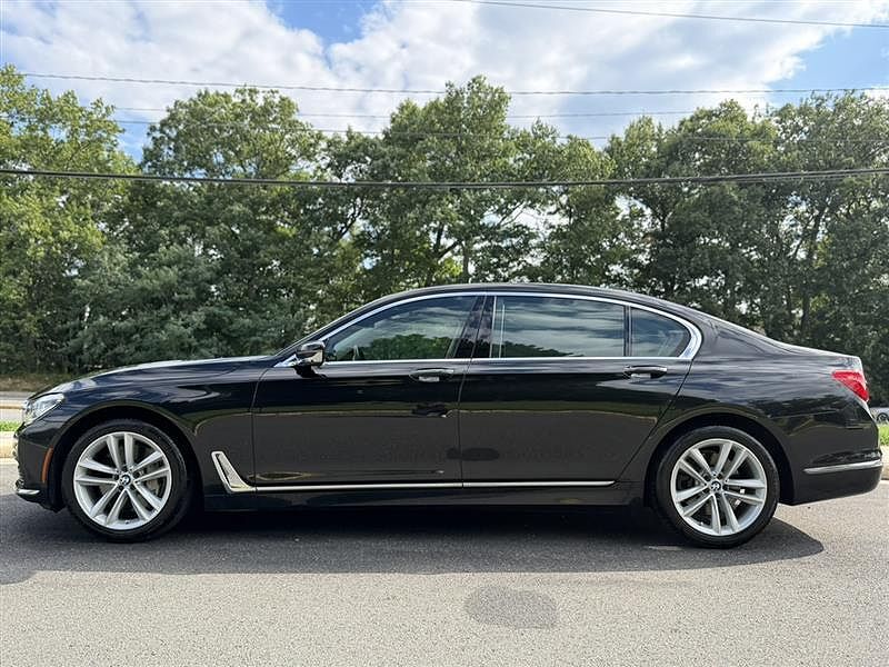 2016 BMW 750i