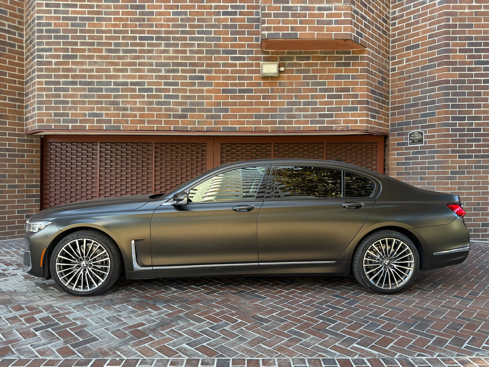 2020 BMW 740i