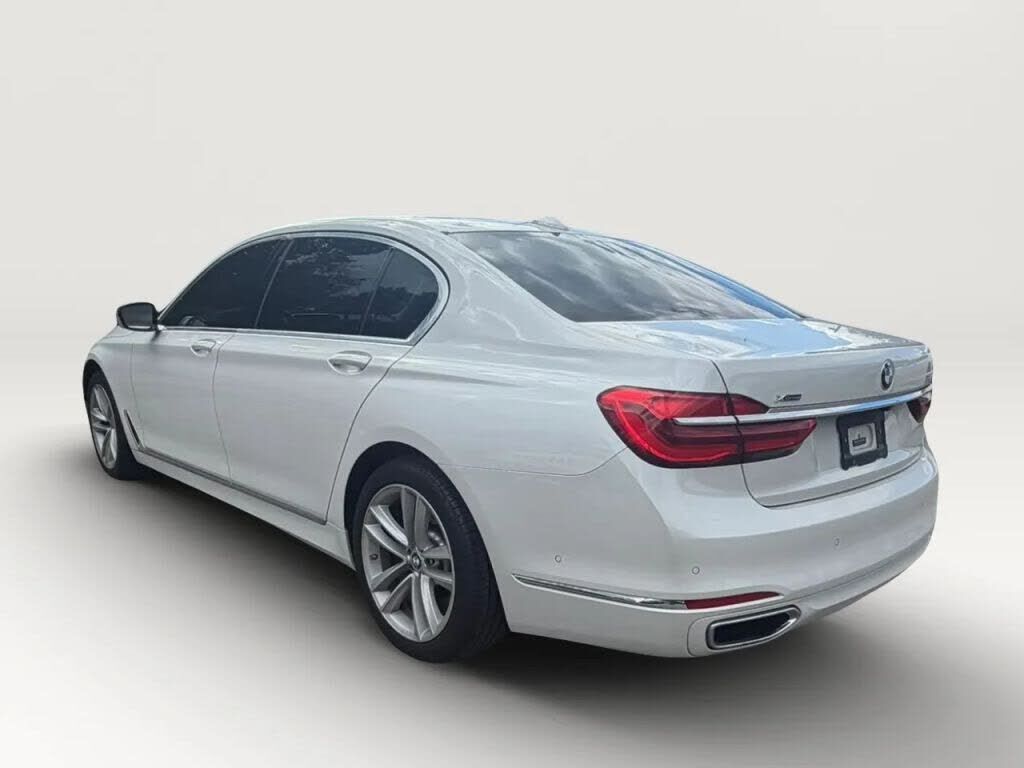 2016 BMW 750i