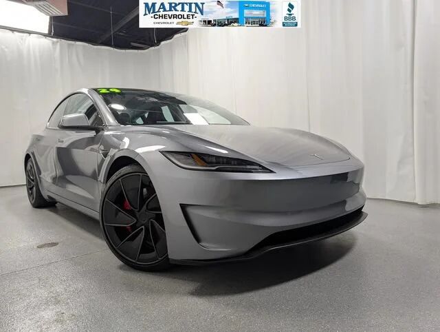 2024 TESLA Model 3