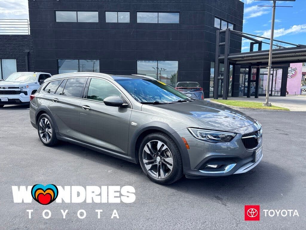 2018 BUICK Regal TourX