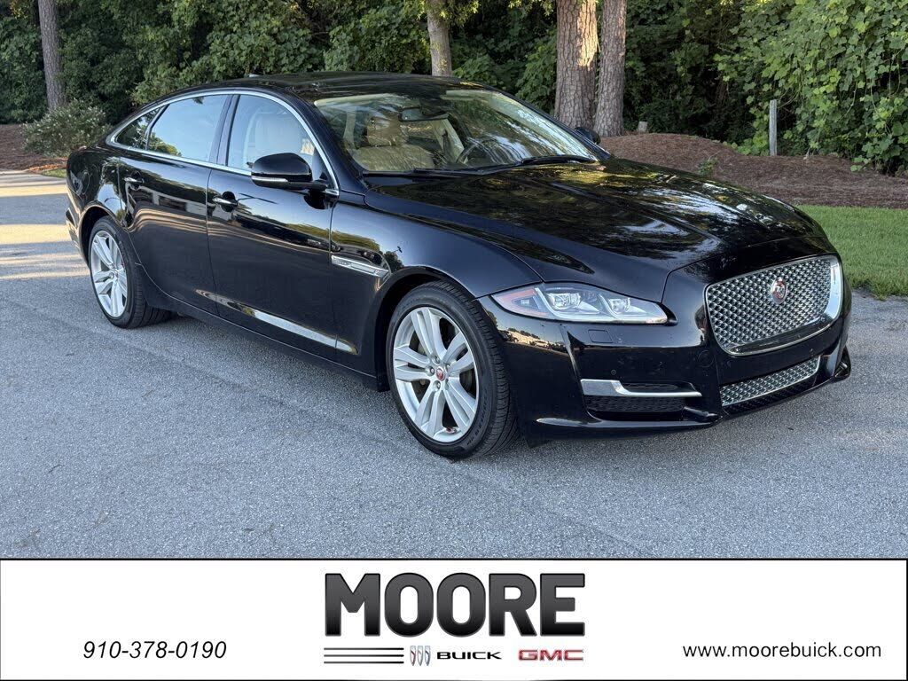 2016 JAGUAR XJ