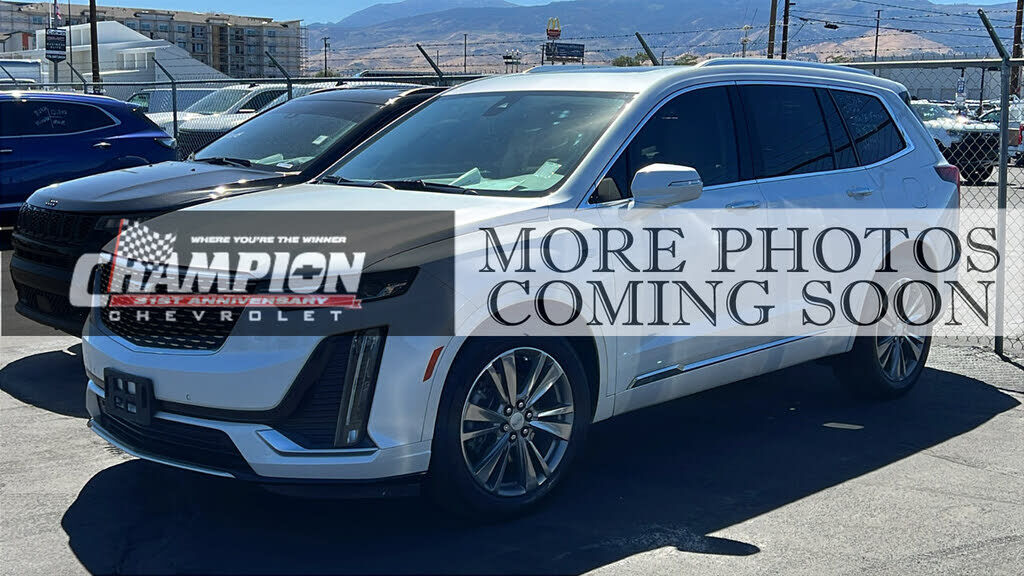2022 CADILLAC XT6