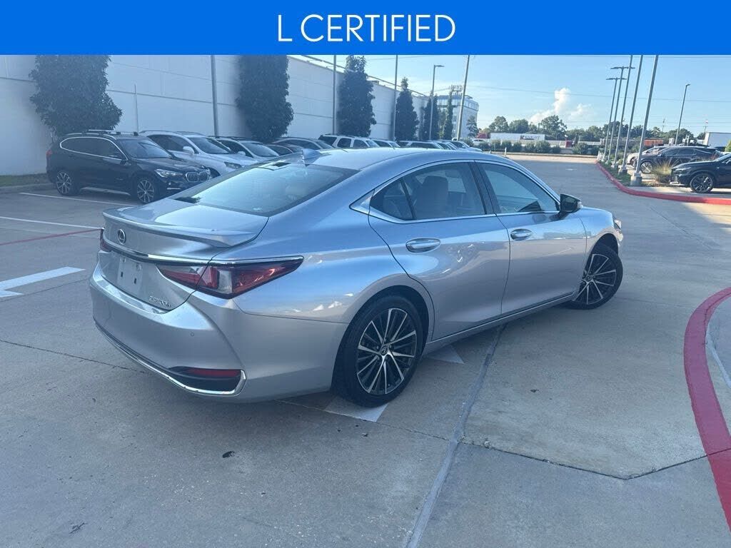 2023 Lexus ES