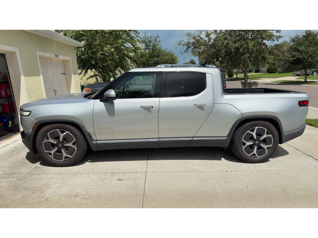 2023 RIVIAN R1T