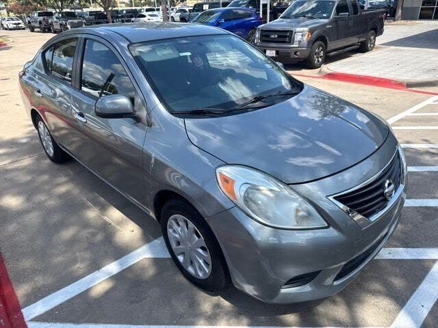 2012 NISSAN Versa
