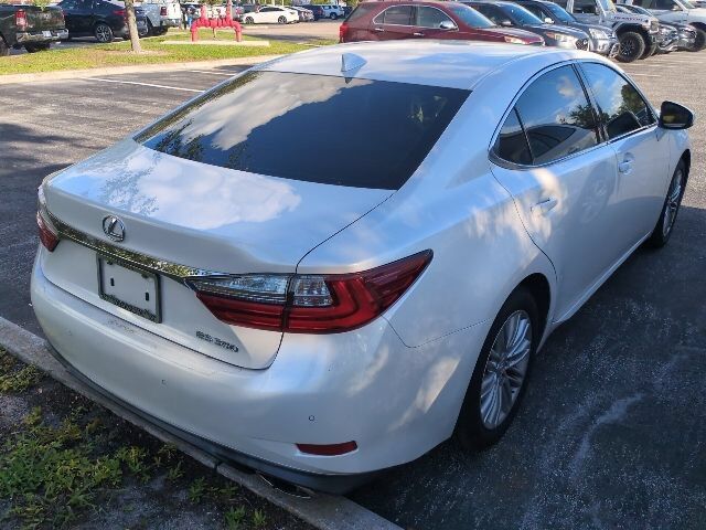 2016 Lexus ES