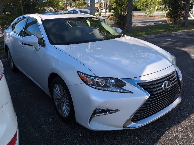 2016 LEXUS ES