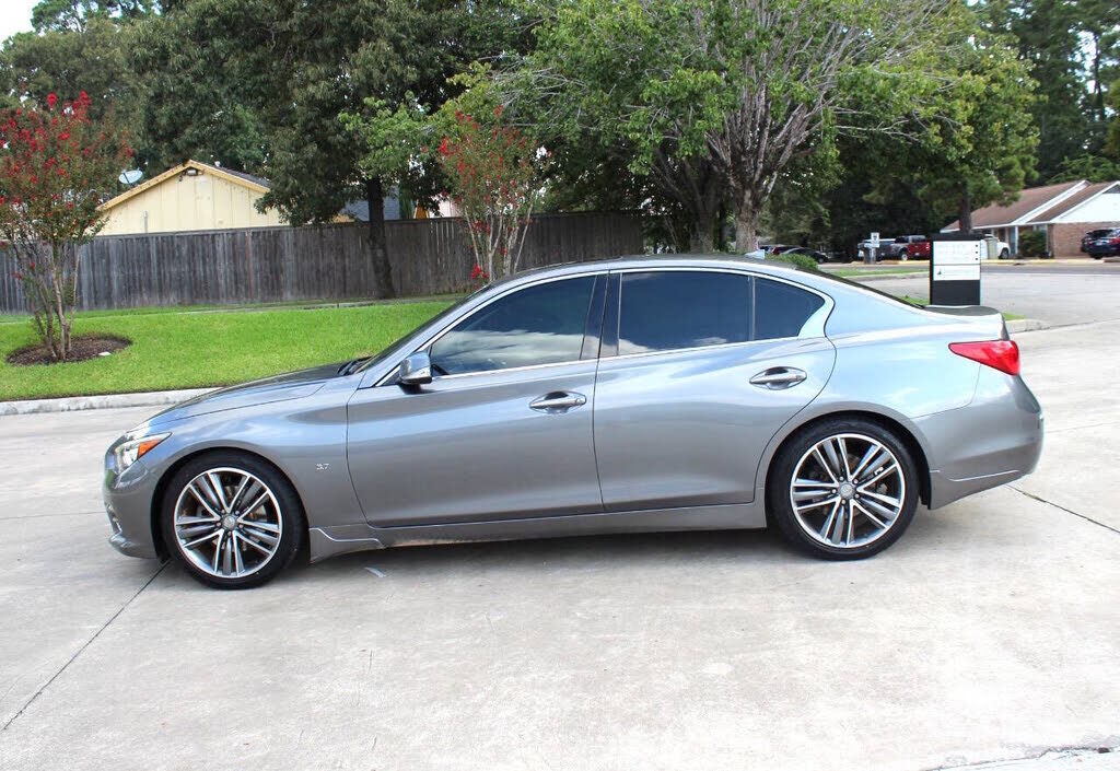 2015 INFINITI Q50
