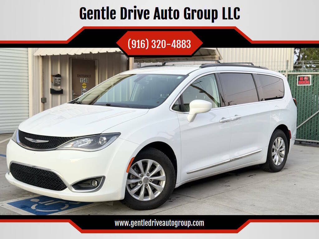 2017 CHRYSLER Pacifica