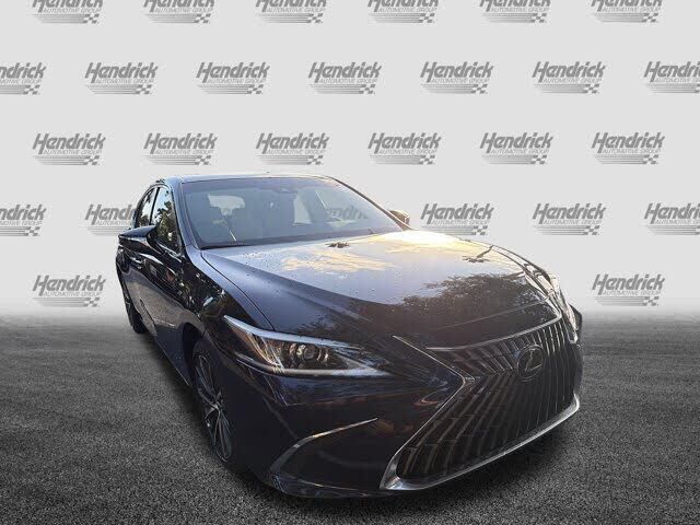 2025 Lexus ES