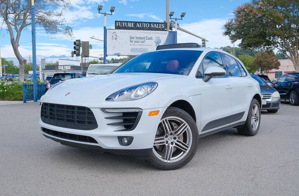 2018 PORSCHE Macan