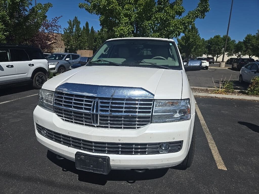 2011 LINCOLN Navigator