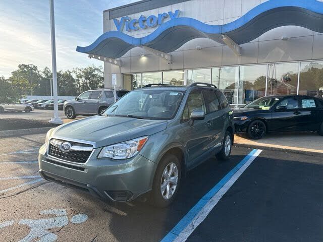 2016 SUBARU Forester