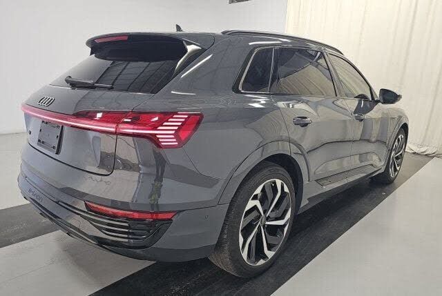 2024 Audi Q8