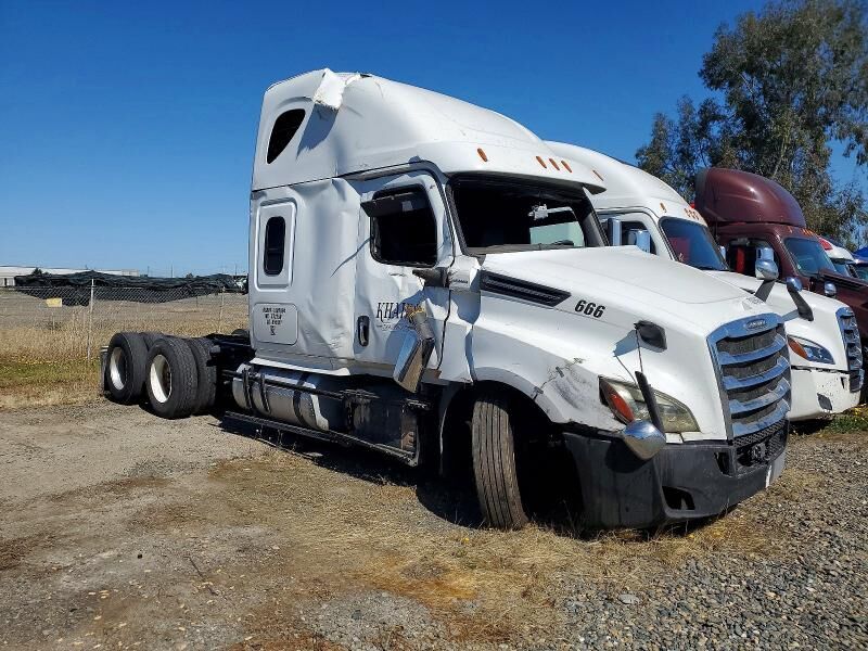 2021 FREIGHTLINER New Cascadia 126" Sleepercab
