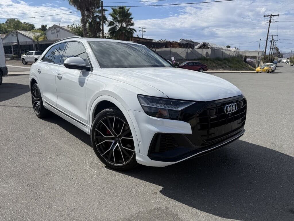 2020 AUDI Q8