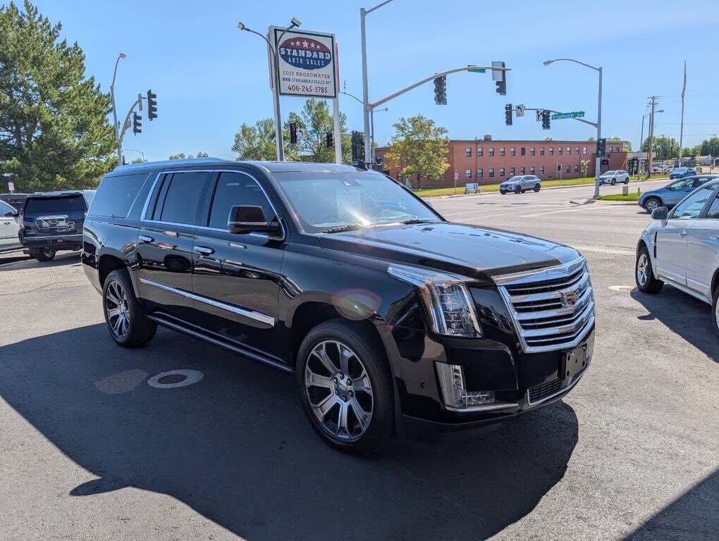 2017 CADILLAC Escalade ESV