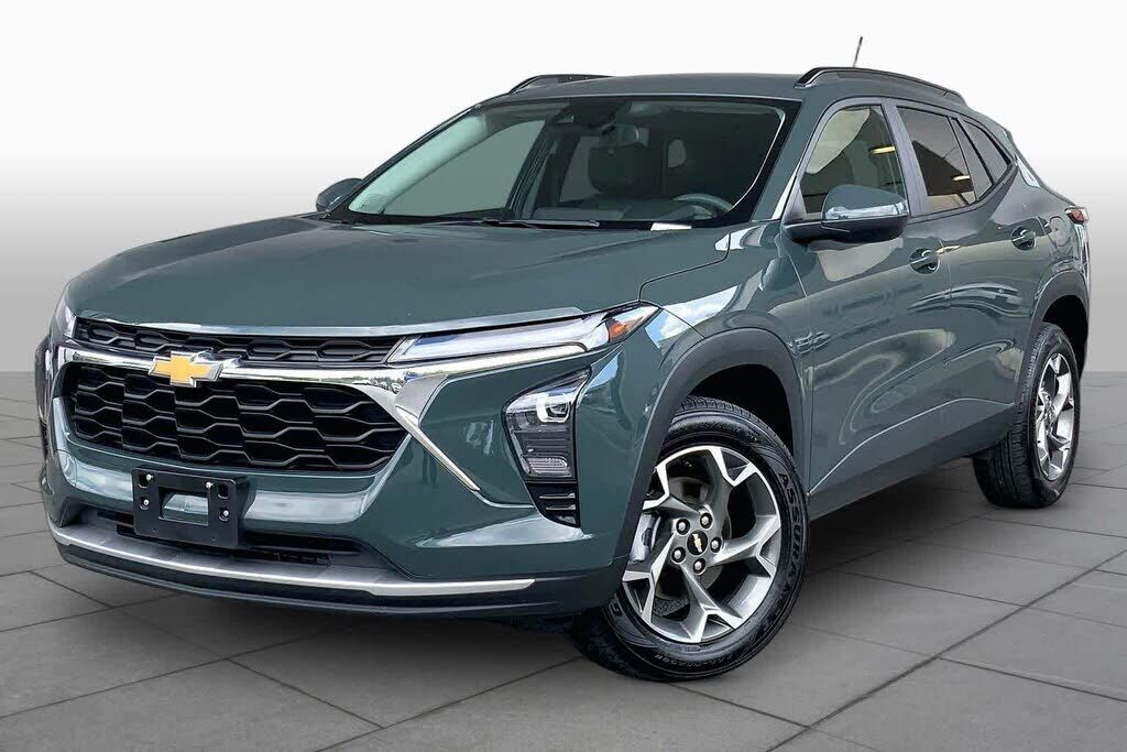 2025 CHEVROLET Trax