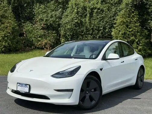 2022 TESLA Model 3