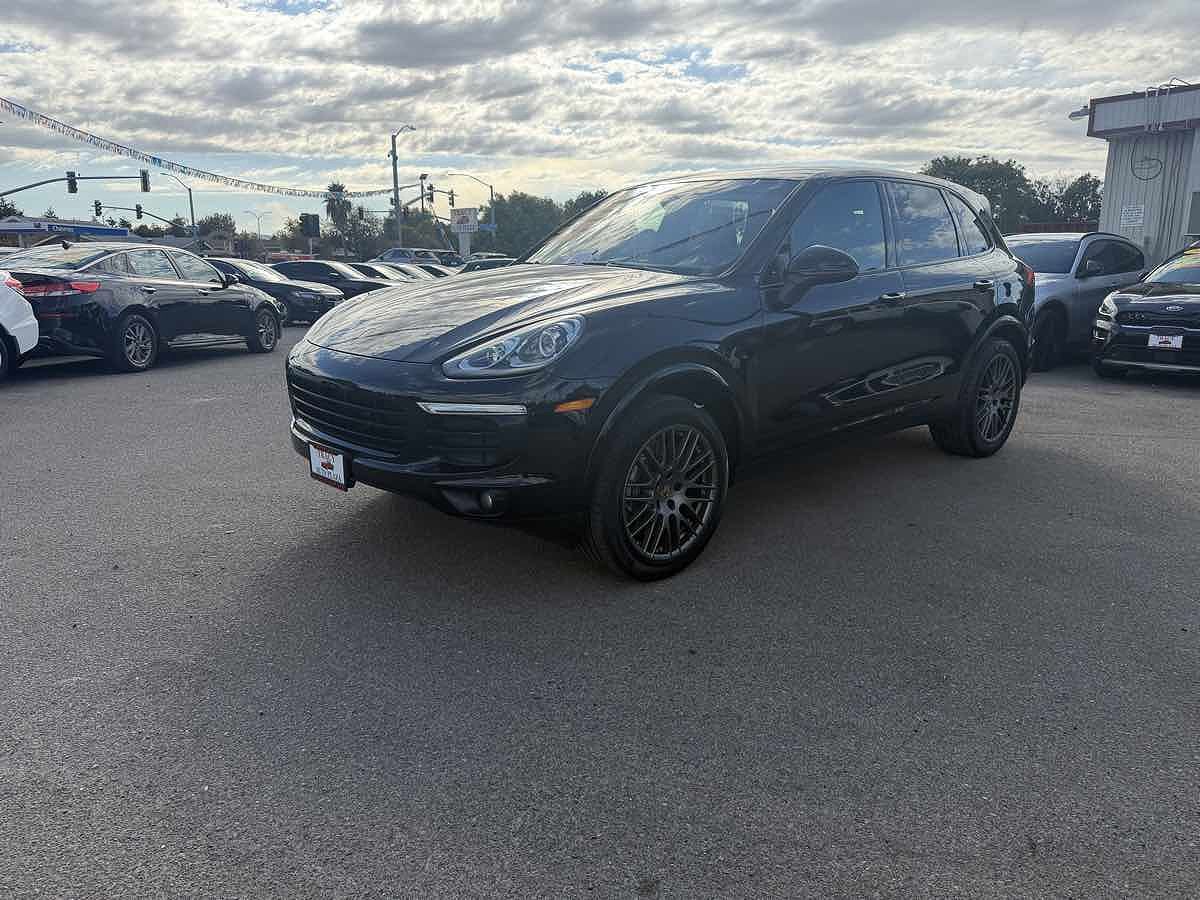 2017 PORSCHE Cayenne