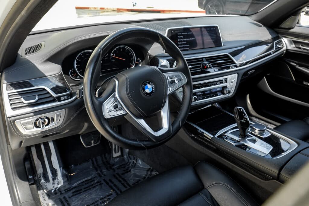 2018 BMW 750i