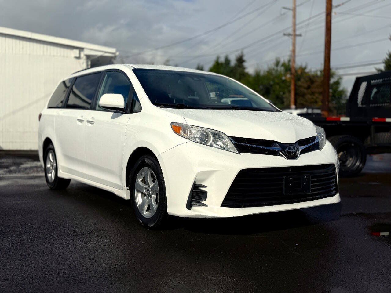 2019 TOYOTA Sienna