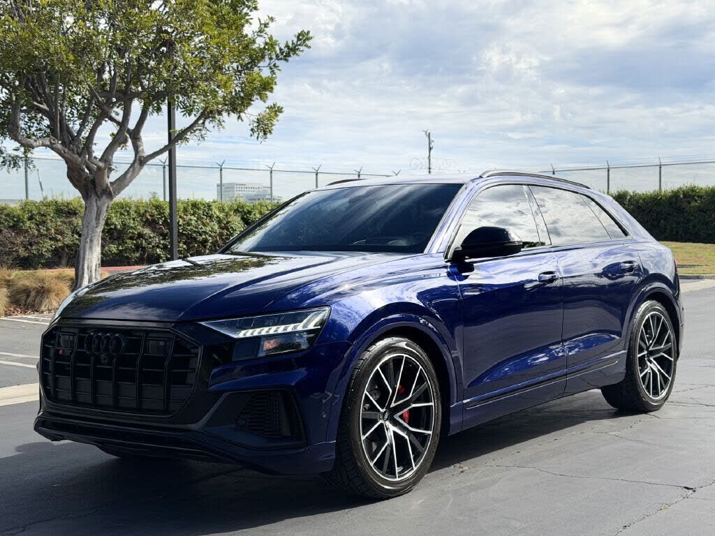 2020 AUDI Q8