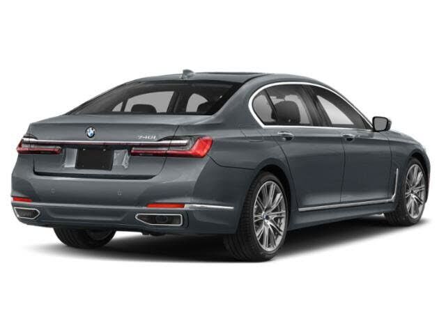2022 BMW 740i