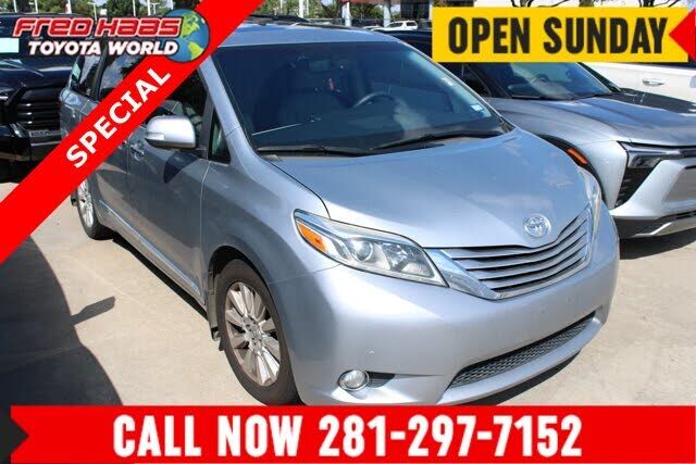 2017 TOYOTA Sienna
