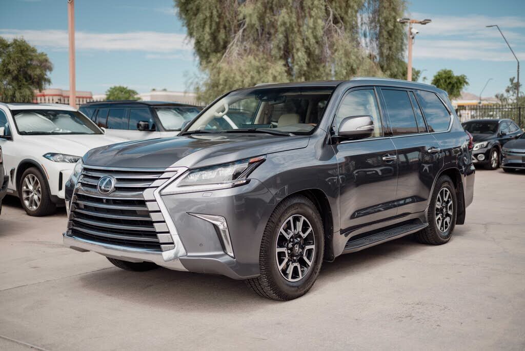 2016 LEXUS LX