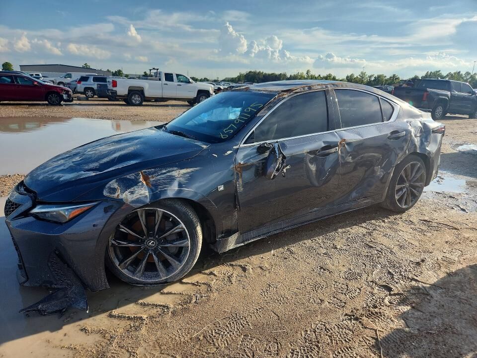 2021 LEXUS IS