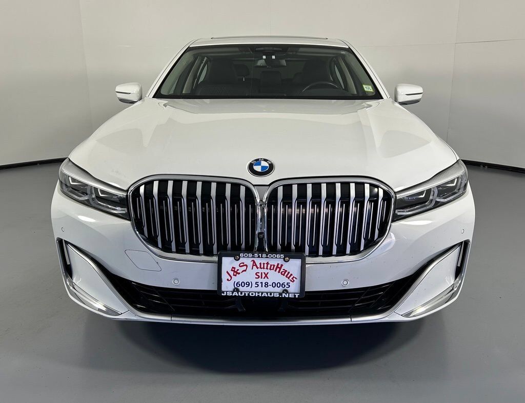 2022 BMW 750i