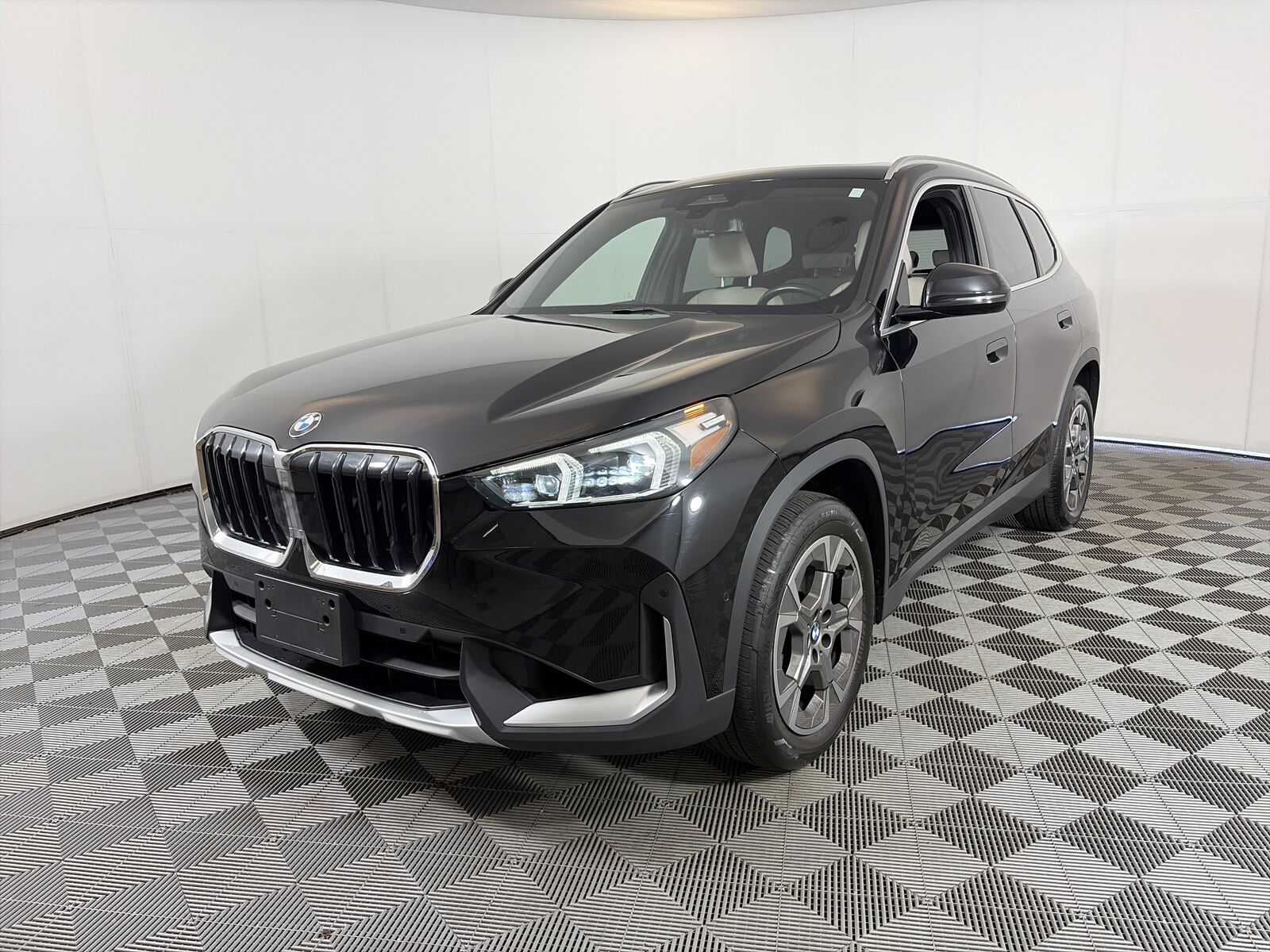 2023 BMW X1