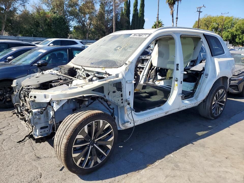 2025 VOLVO XC90