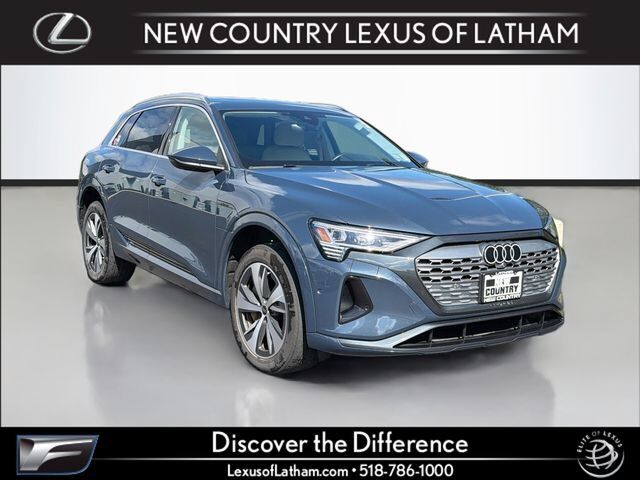 2024 AUDI Q8