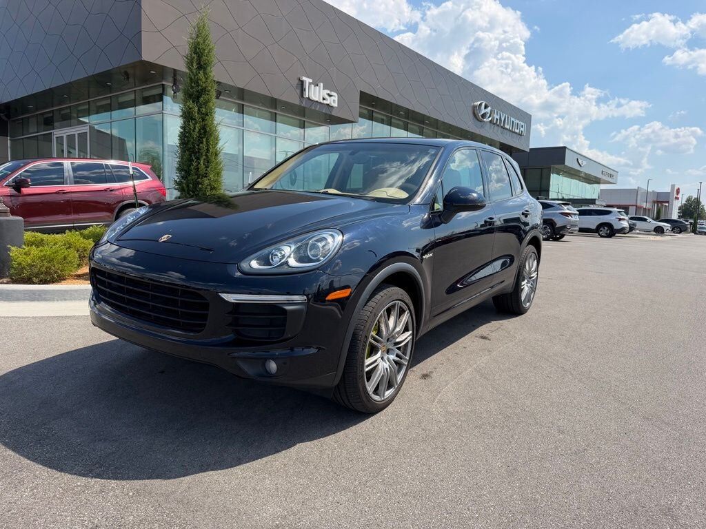 2015 PORSCHE Cayenne