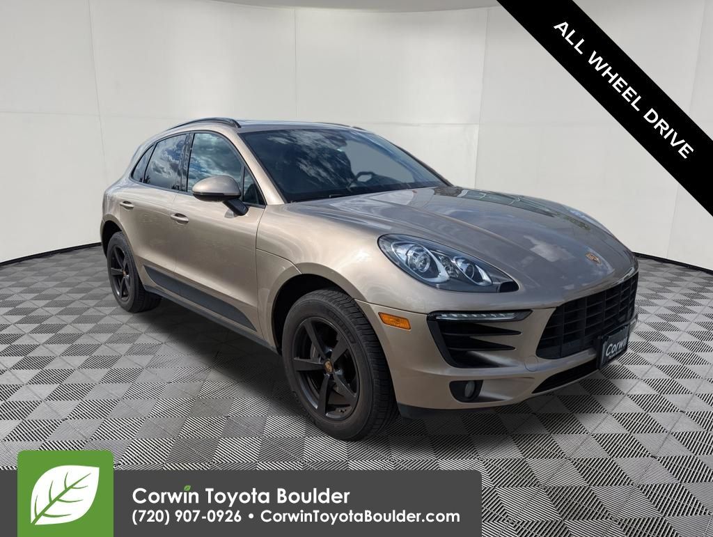 2017 PORSCHE Macan
