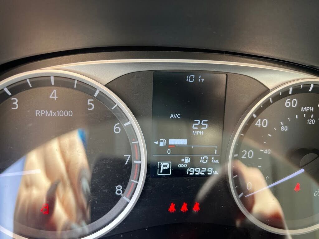 2023 NISSAN Kicks