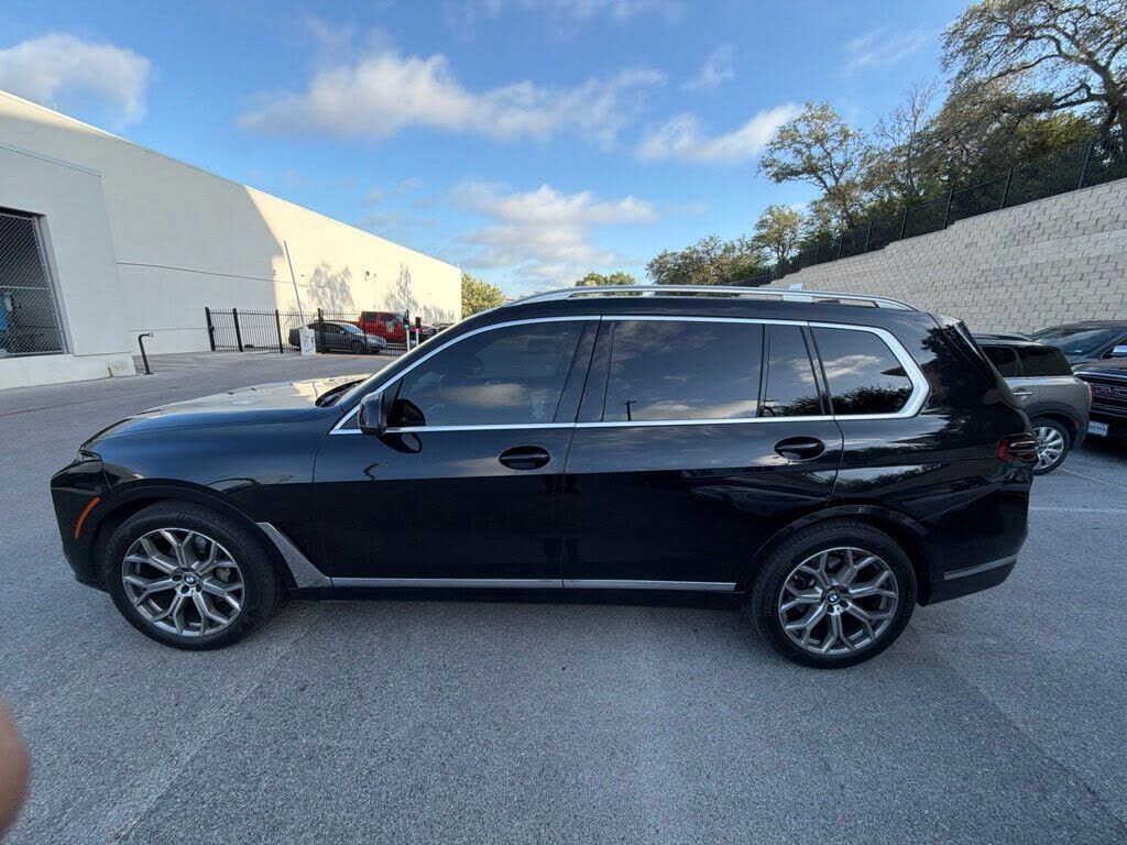 2023 BMW X7