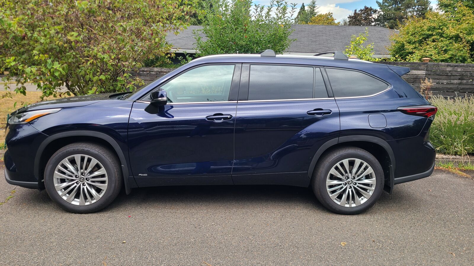 2025 TOYOTA Highlander