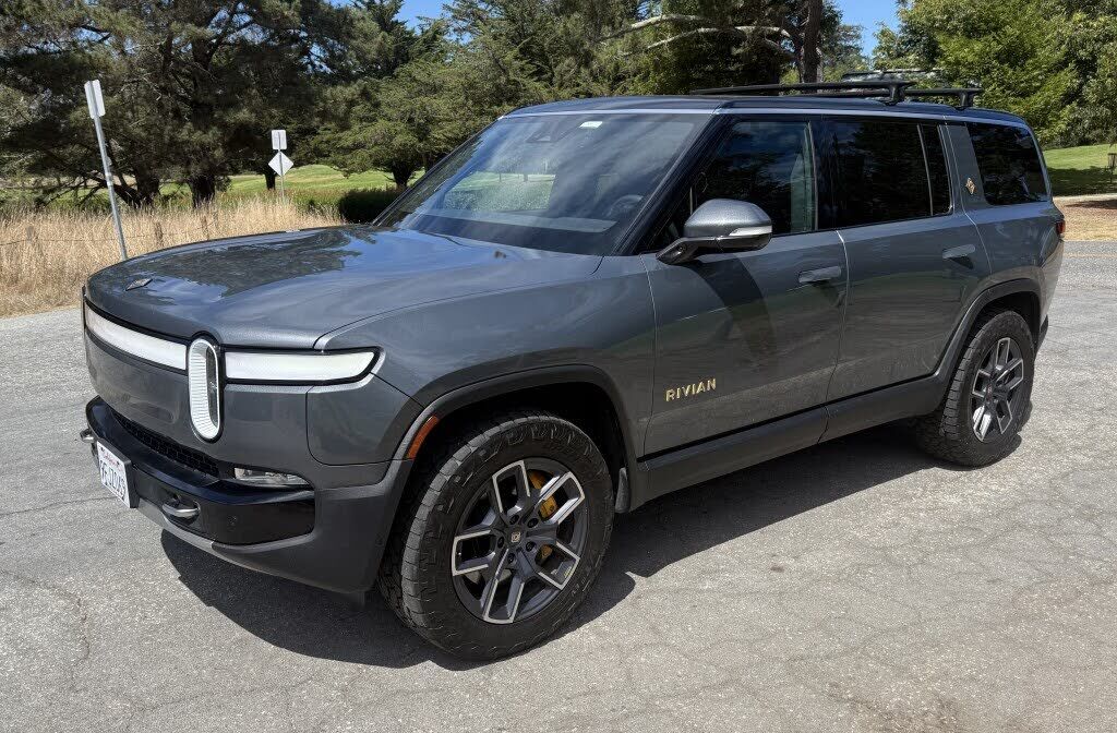2023 RIVIAN R1S