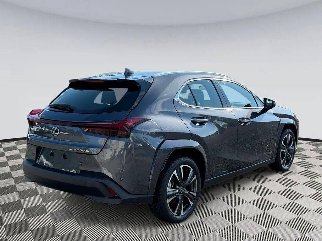 2025 Lexus UX