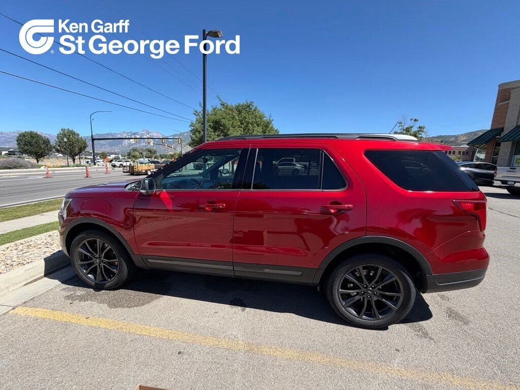 2018 FORD Explorer